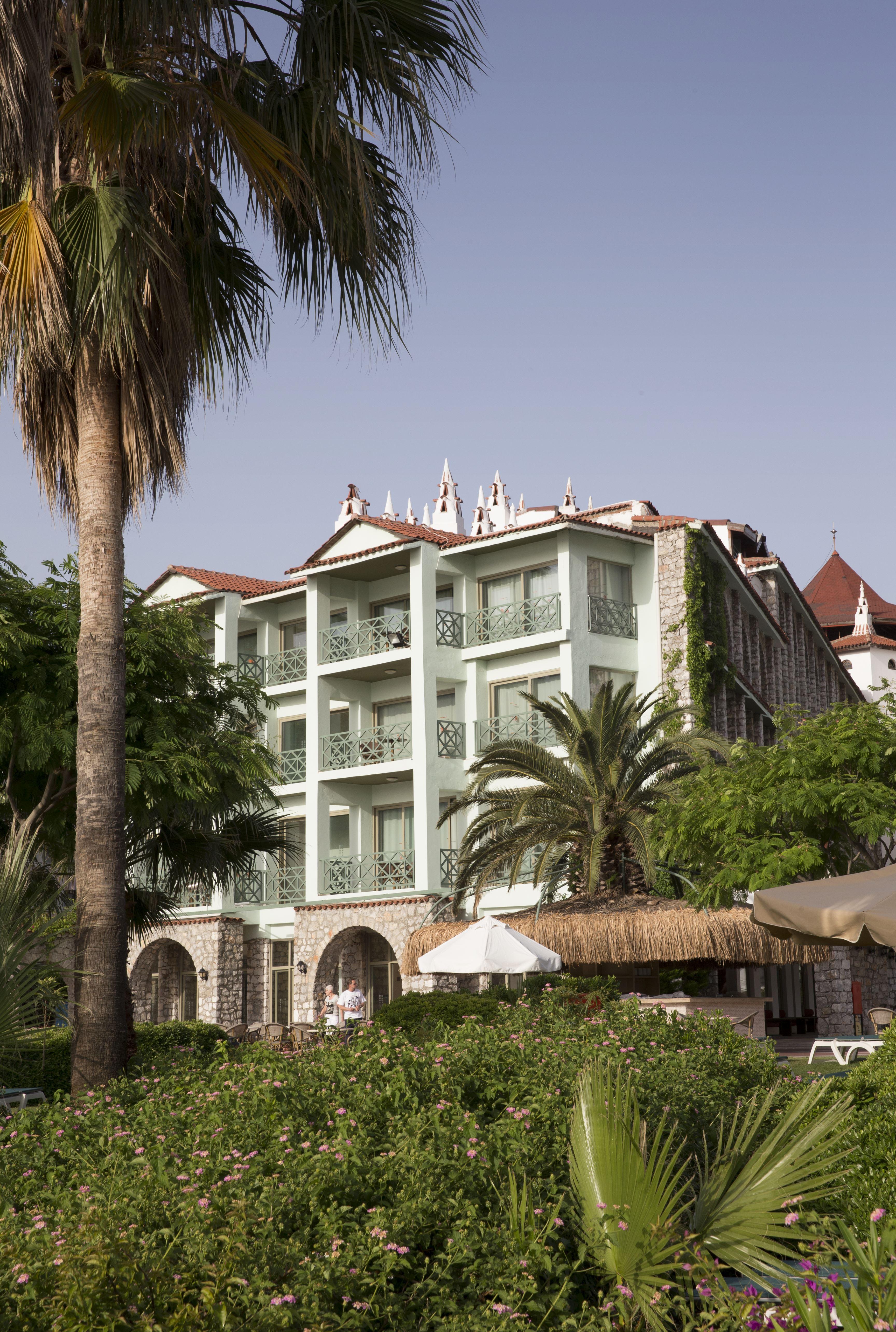 Complex Marti La Perla - Adult Only+16