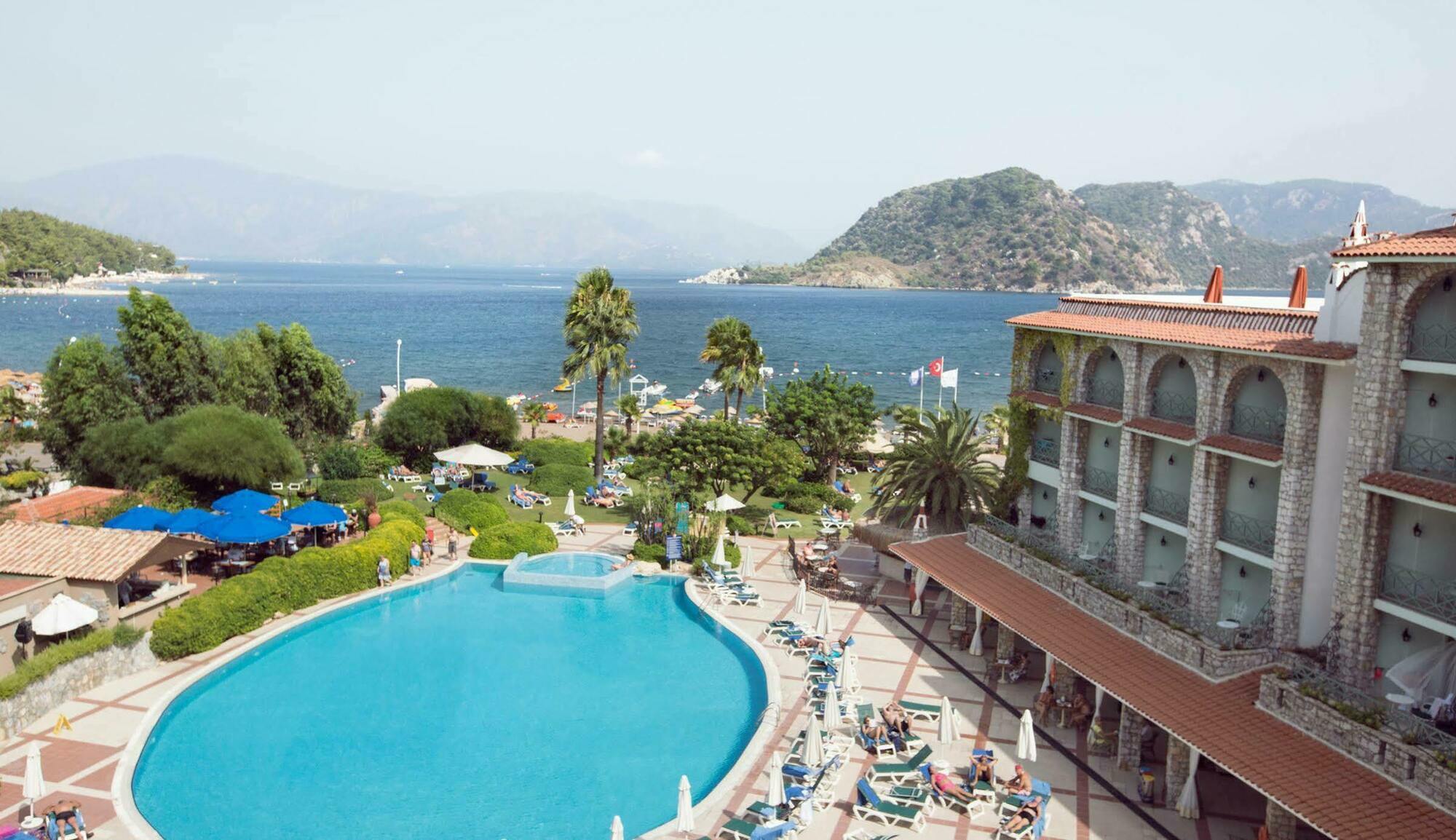 Complex Marti La Perla - Adult Only+16